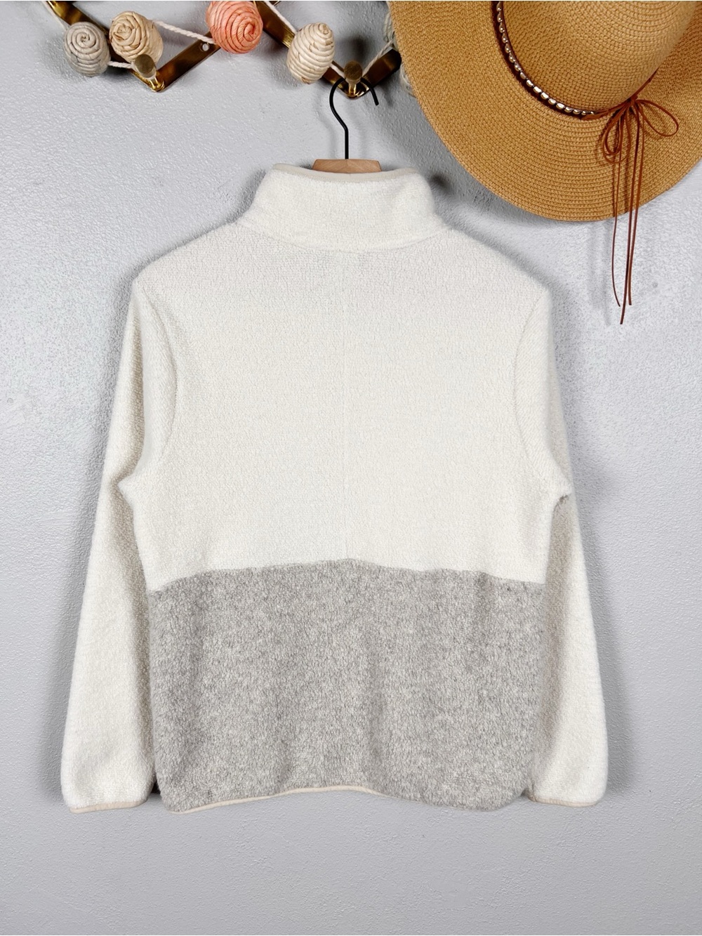 Patagonia Reclaimed Fleece Pullover in Birch White Size Medium - Picture 3 of 6